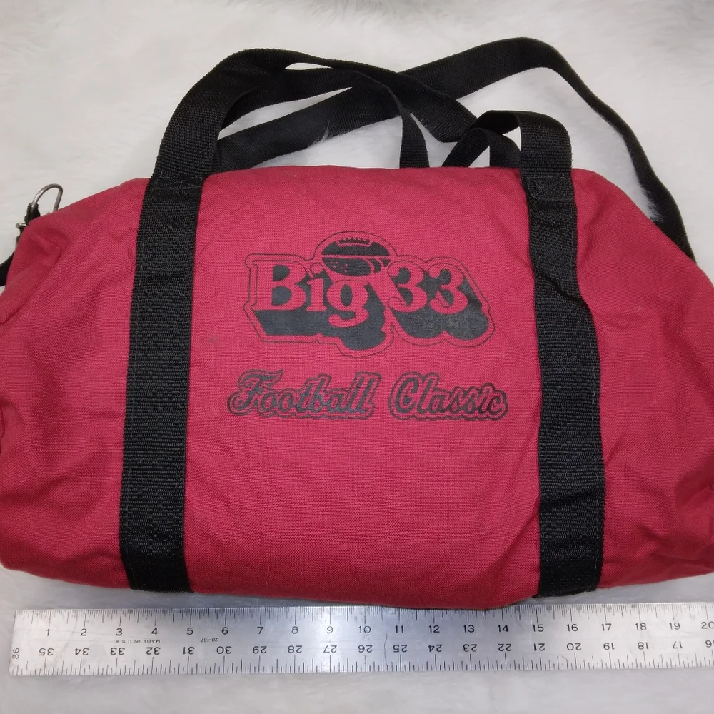 VINTAGE Pizza Hut round duffle bag Big 33 Football Classic with adjustab…